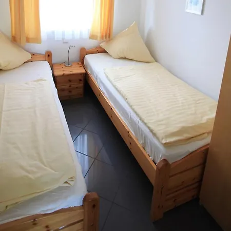 Ads-fewo 12 Gehminuten Bis Zum Ostseestrand Apartment *